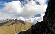 41 Attraverso il versante nord, direzione Bocchetta di Piazzotti...